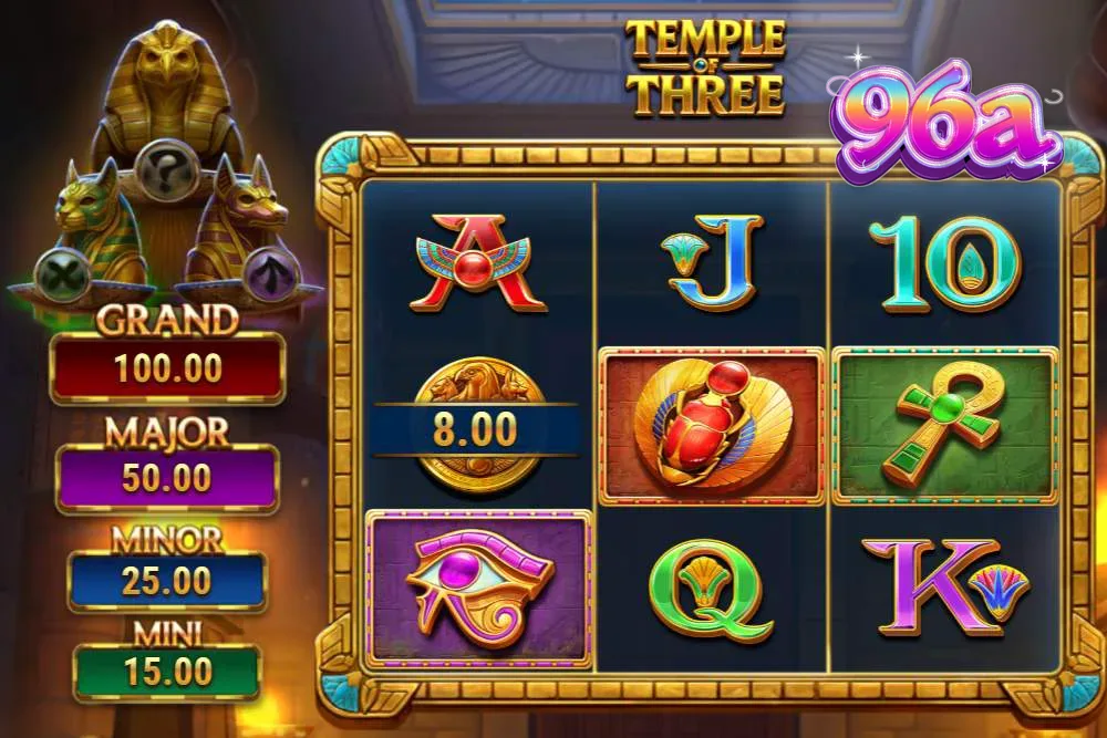Cena temática do jogo Temple of Three com elementos egípcios